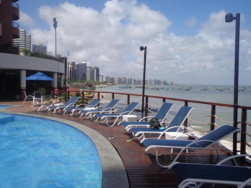 פורטאלזה Iate Plaza Hotel מראה חיצוני תמונה