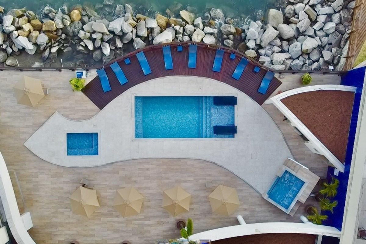 פורטאלזה Iate Plaza Hotel מראה חיצוני תמונה