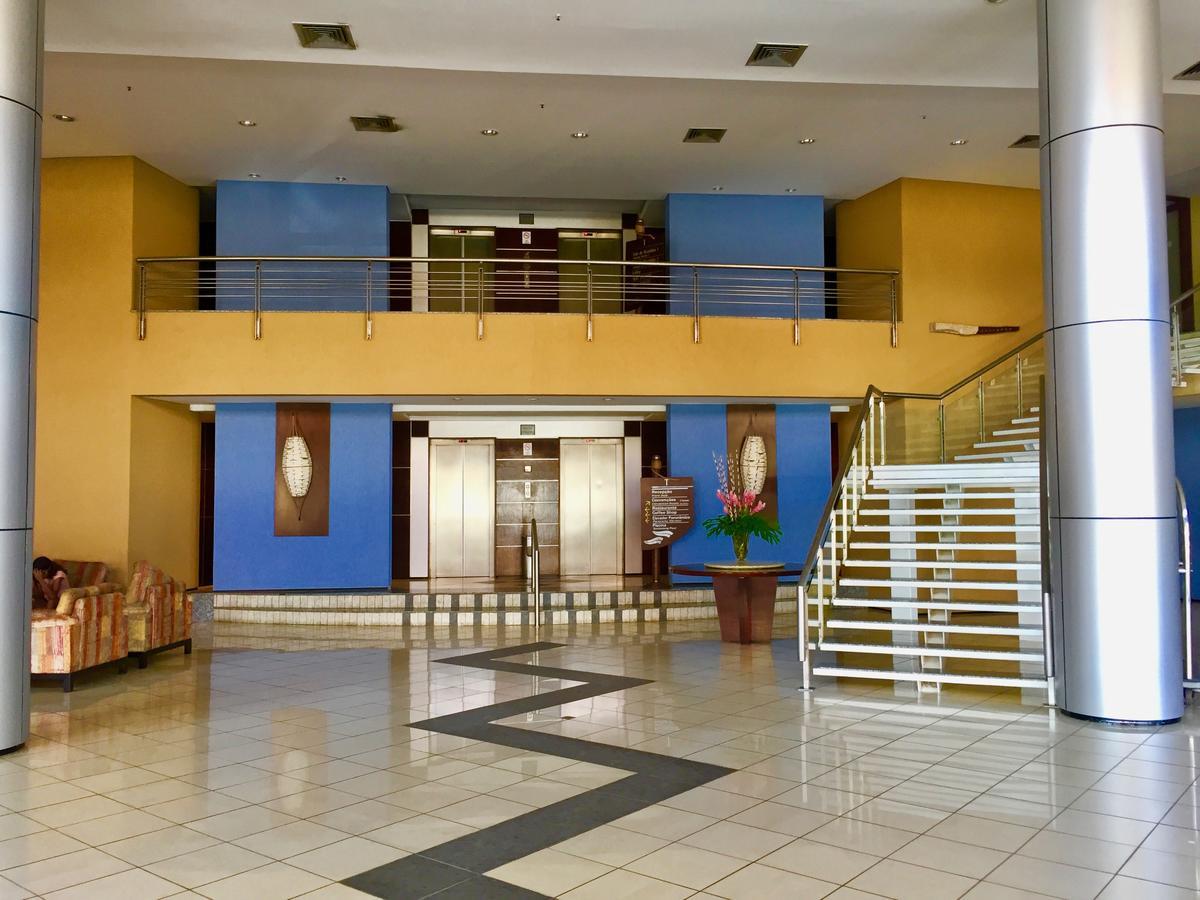 פורטאלזה Iate Plaza Hotel מראה חיצוני תמונה