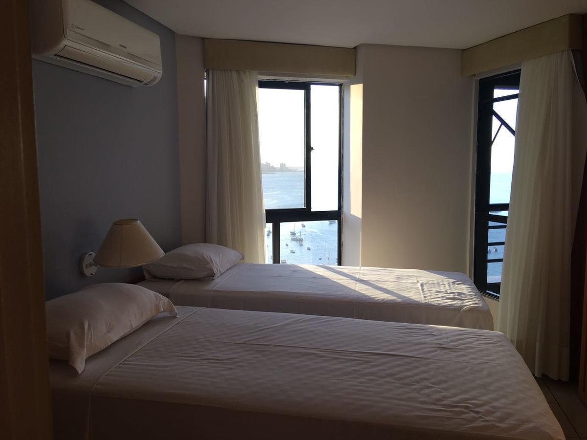 פורטאלזה Iate Plaza Hotel מראה חיצוני תמונה
